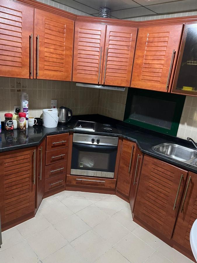 Kaya Hostel Dubai Esterno foto