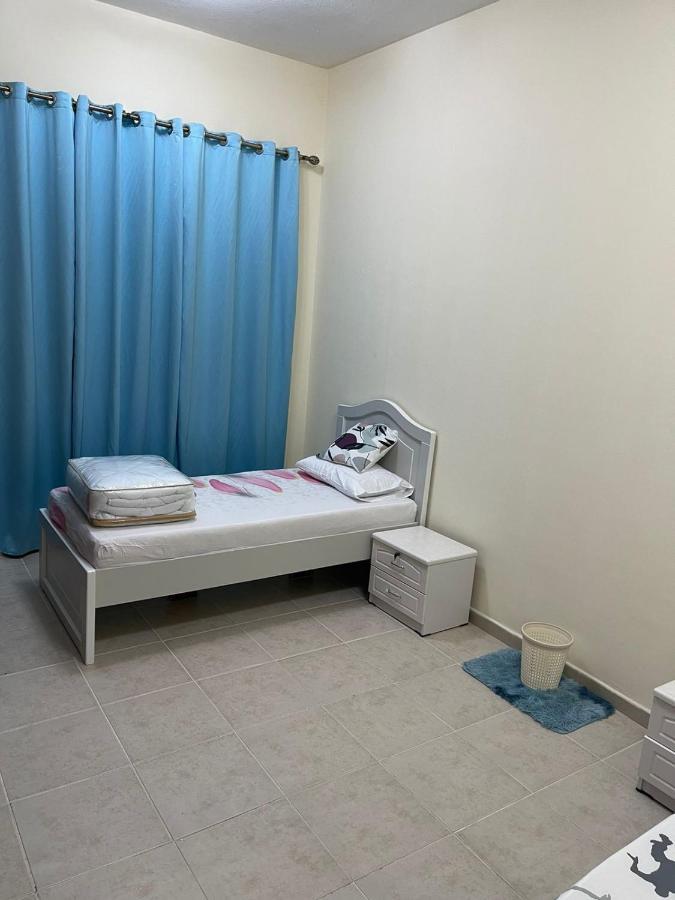 Kaya Hostel Dubai Esterno foto