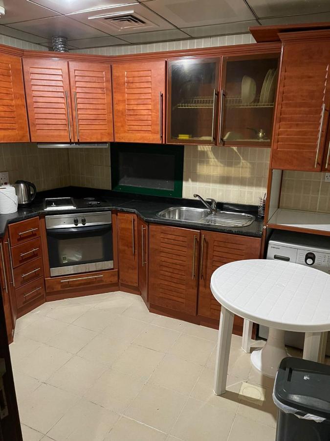 Kaya Hostel Dubai Esterno foto
