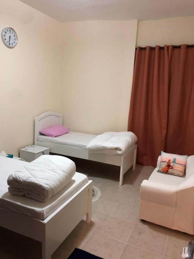 Kaya Hostel Dubai Esterno foto