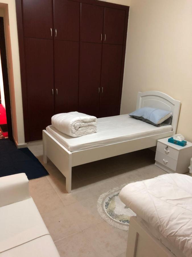 Kaya Hostel Dubai Esterno foto