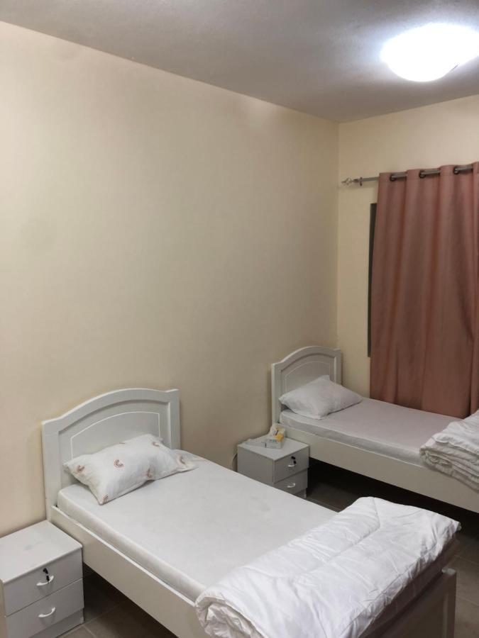 Kaya Hostel Dubai Esterno foto