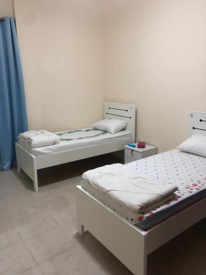 Kaya Hostel Dubai Esterno foto
