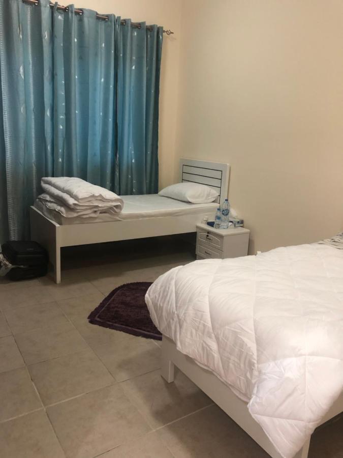 Kaya Hostel Dubai Esterno foto